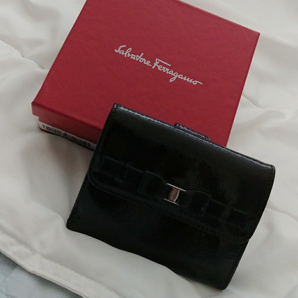 Salvatore ferragamo wallet
